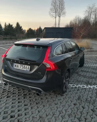 Volvo V60 cena 78900 przebieg: 117300, rok produkcji 2015 z Warszawa małe 529